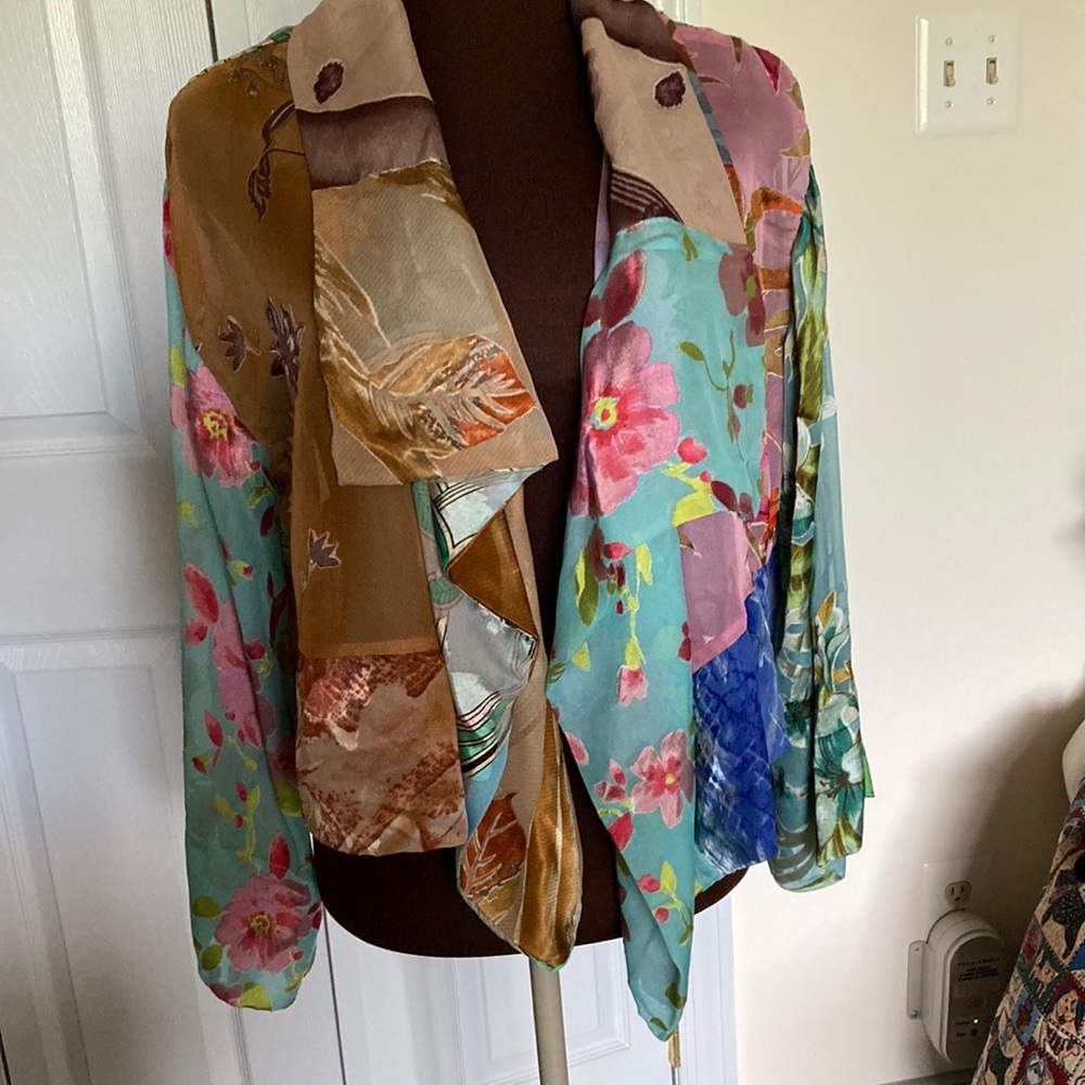 NWOT: Rare find: Champagne Collection by All that Glitter kimono jacket